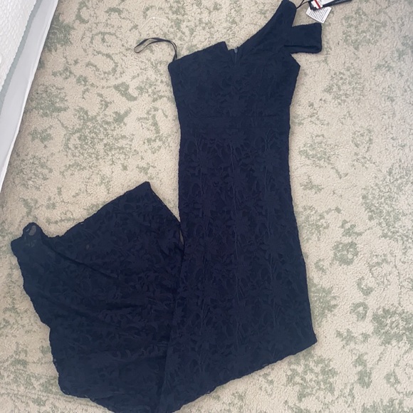 Bloomingdales Navy Lace Long Evening Dress - Picture 2 of 6